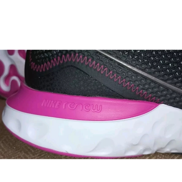 Nike Renew Run 9 US Women's Black/Pink CK6360-004 Running Pleasure Shoes Mint - Picture 5 of 12